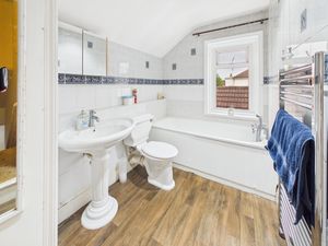 BATHROOM- click for photo gallery